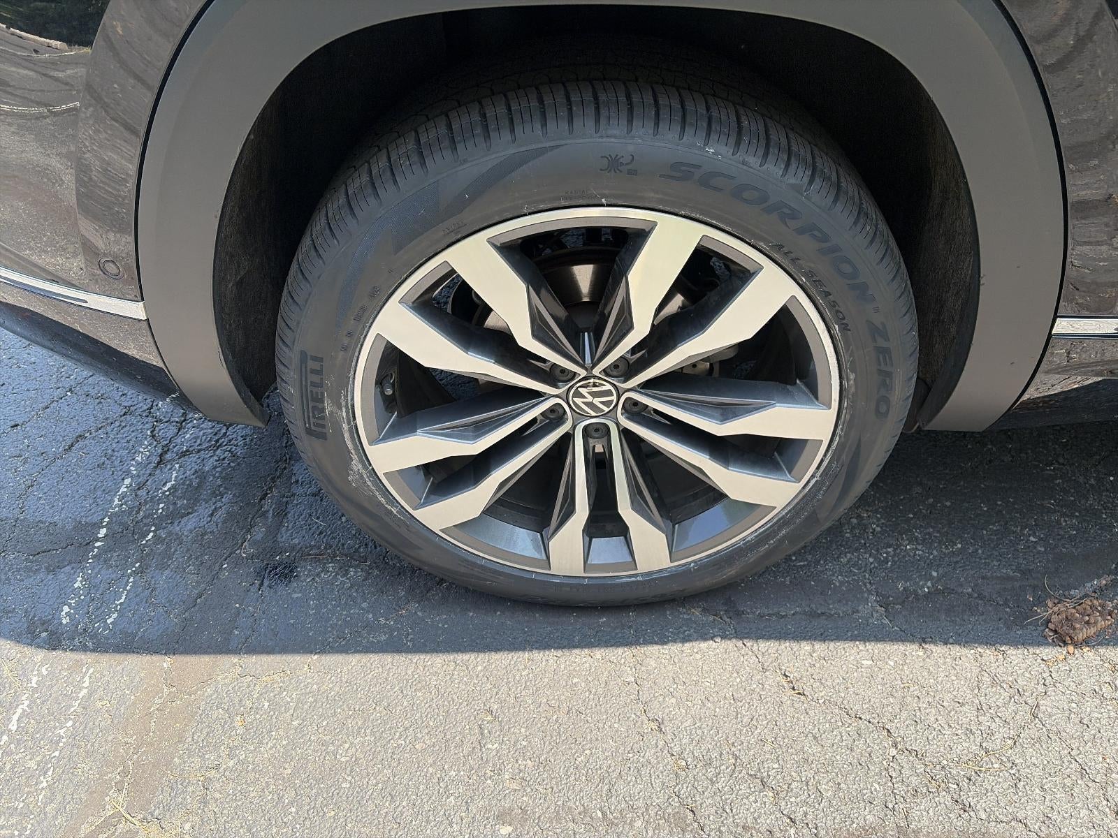 2023 Volkswagen Atlas Cross Sport 3.6L V6 SEL Premium R-Line 4MOTION