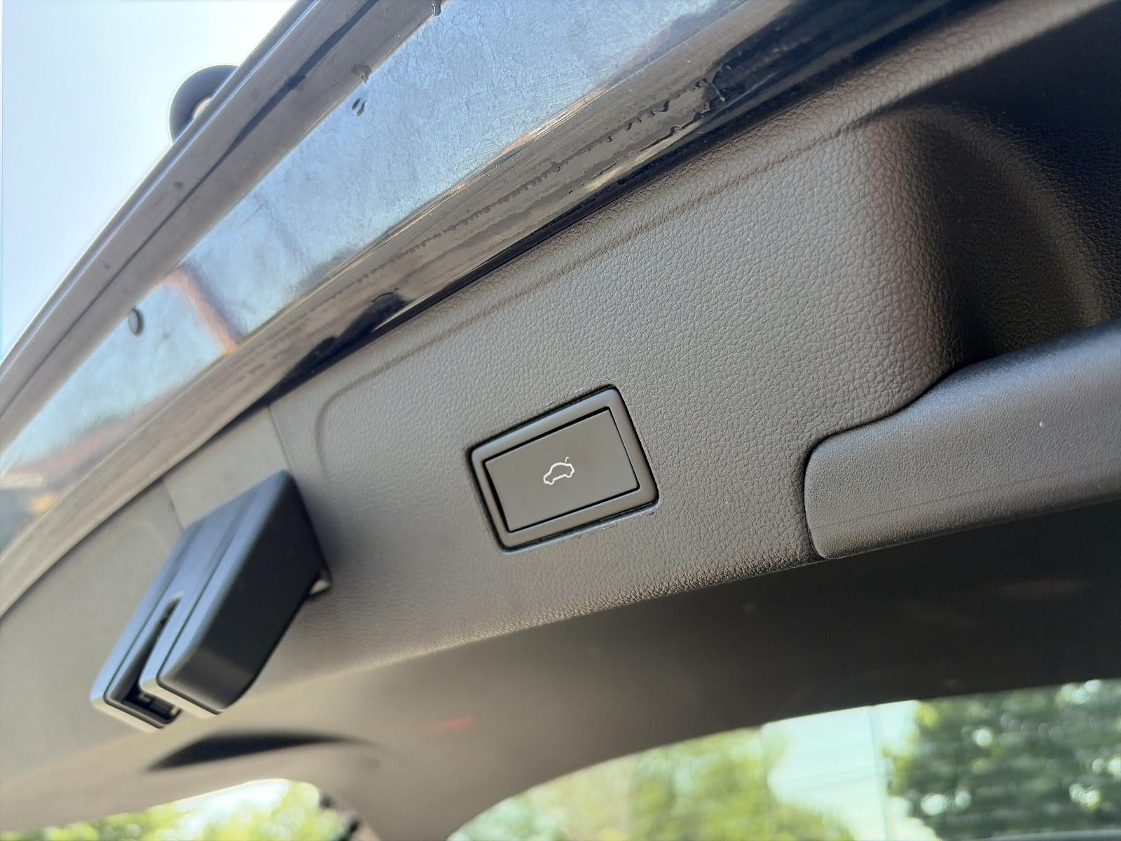 2023 Volkswagen Atlas Cross Sport 3.6L V6 SEL Premium R-Line 4MOTION