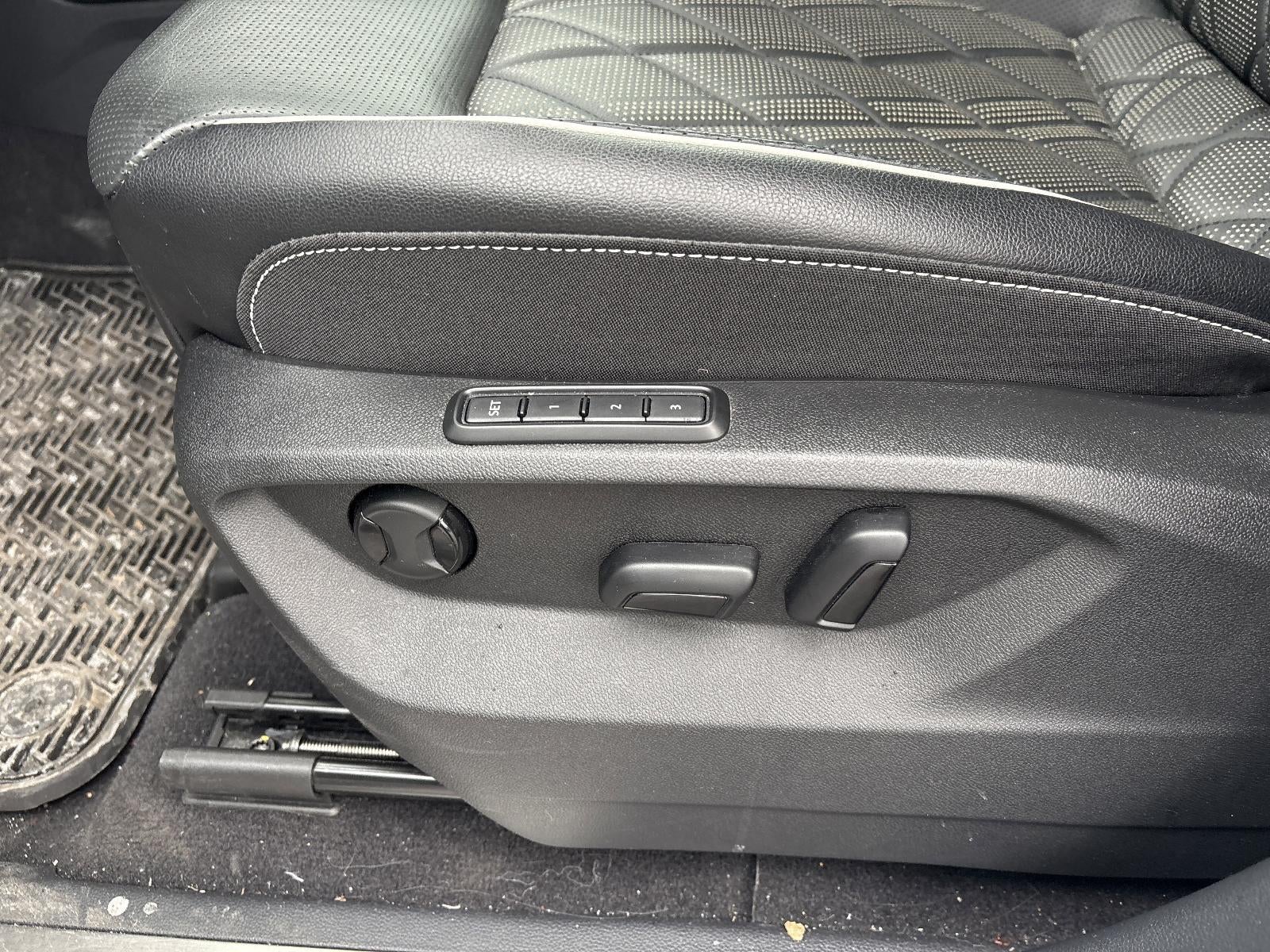 2024 Volkswagen Atlas 2.0T SEL Premium R-Line 4MOTION