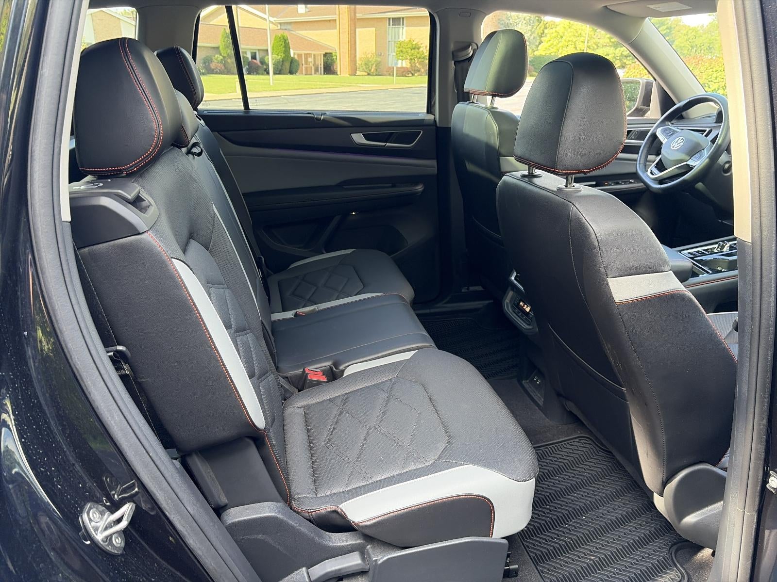 2024 Volkswagen Atlas 2.0T Peak Edition SEL 4MOTION