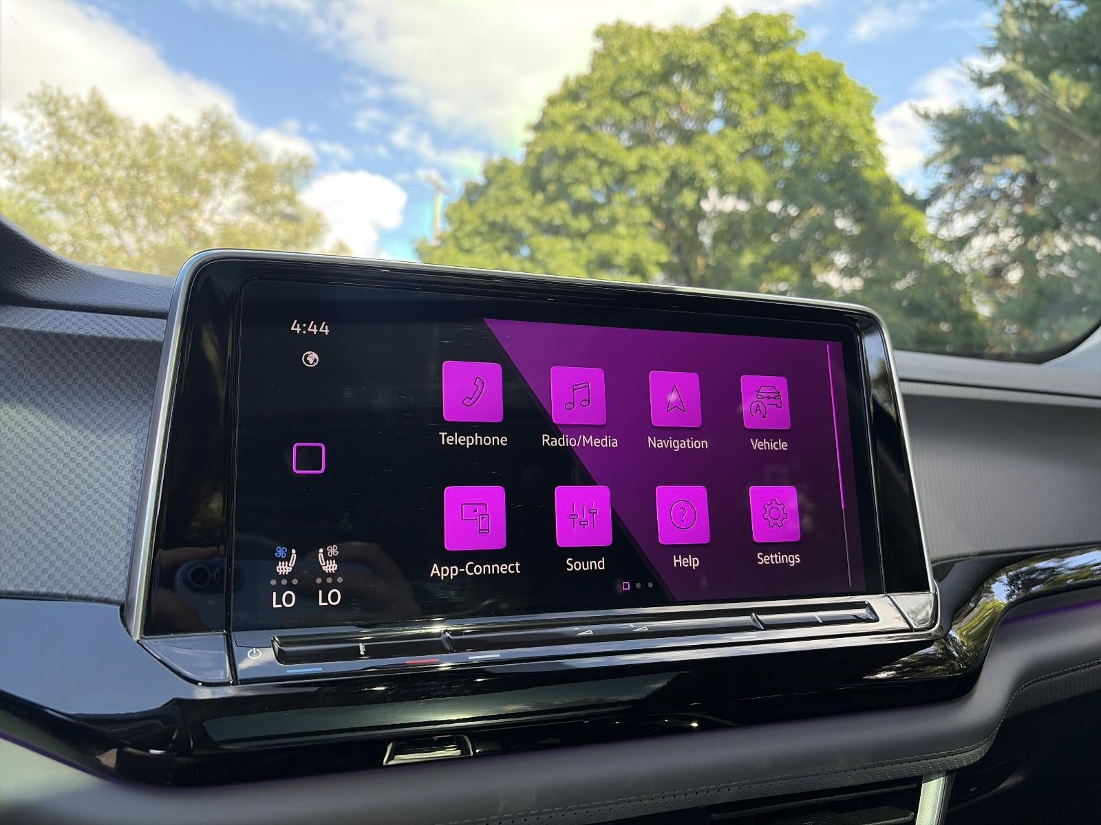 2024 Volkswagen Atlas 2.0T Peak Edition SEL 4MOTION