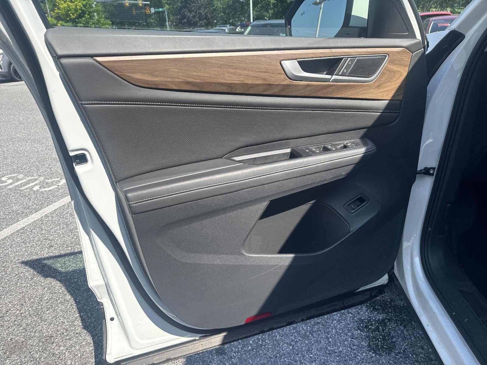 2024 Volkswagen Atlas 2.0T SE w/Technology 4MOTION