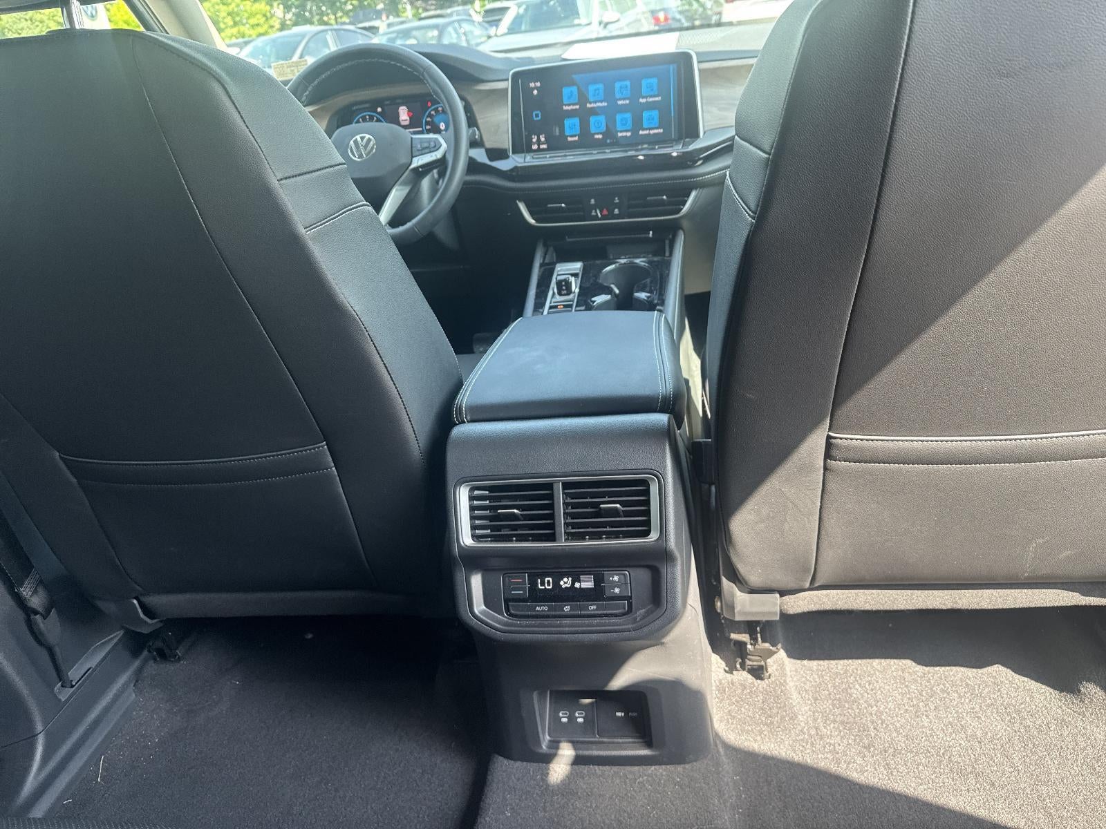 2024 Volkswagen Atlas 2.0T SE w/Technology 4MOTION
