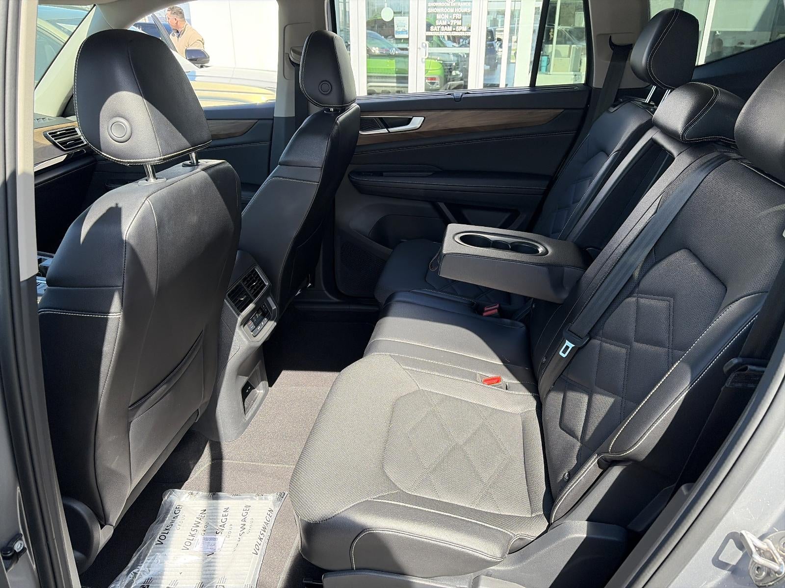 2024 Volkswagen Atlas 2.0T SE w/Technology 4MOTION