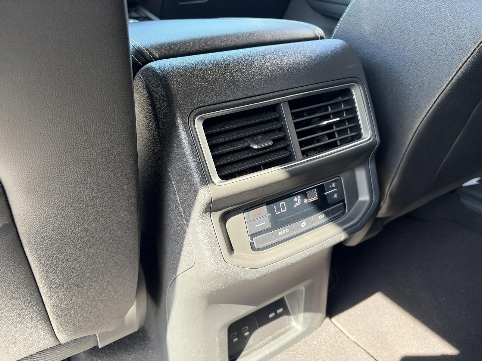 2024 Volkswagen Atlas 2.0T SE w/Technology 4MOTION