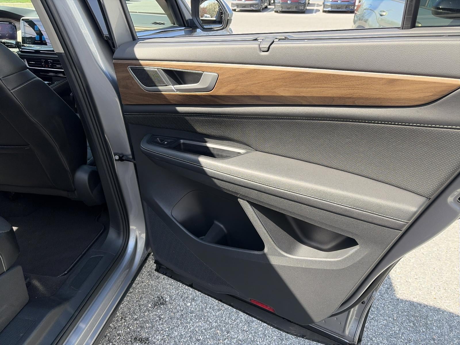 2024 Volkswagen Atlas 2.0T SE w/Technology 4MOTION