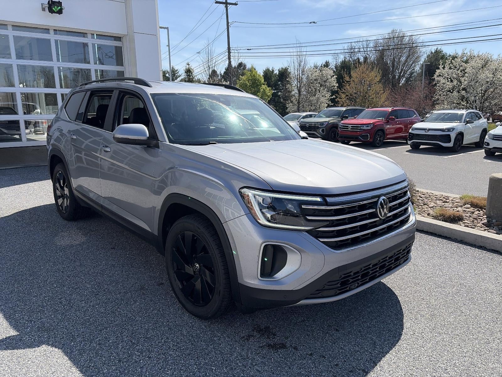 2024 Volkswagen Atlas 2.0T SE w/Technology 4MOTION