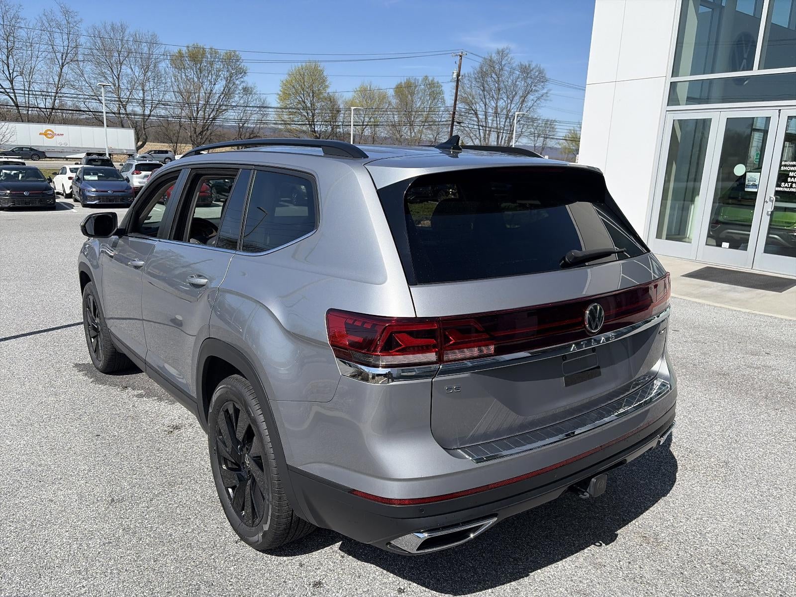 2024 Volkswagen Atlas 2.0T SE w/Technology 4MOTION