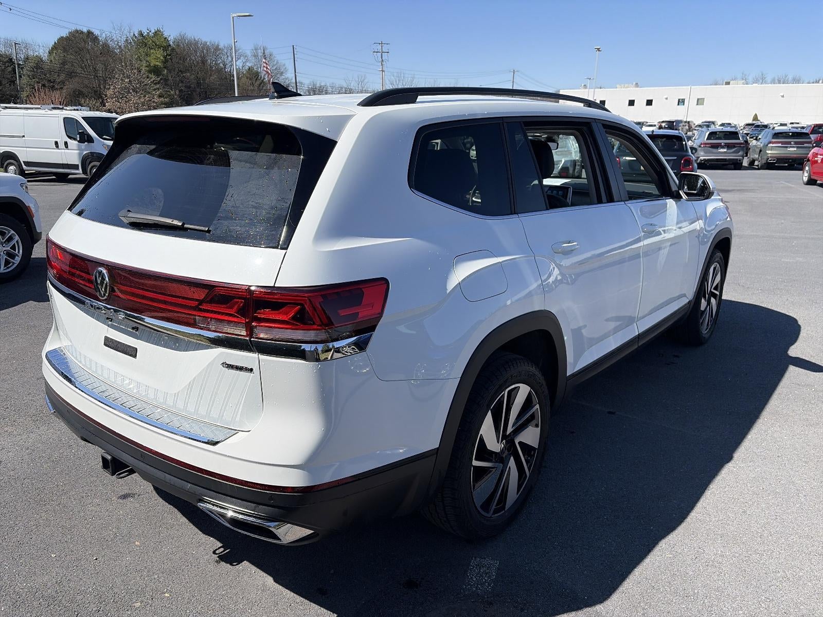 2024 Volkswagen Atlas 2.0T SE w/Technology 4MOTION