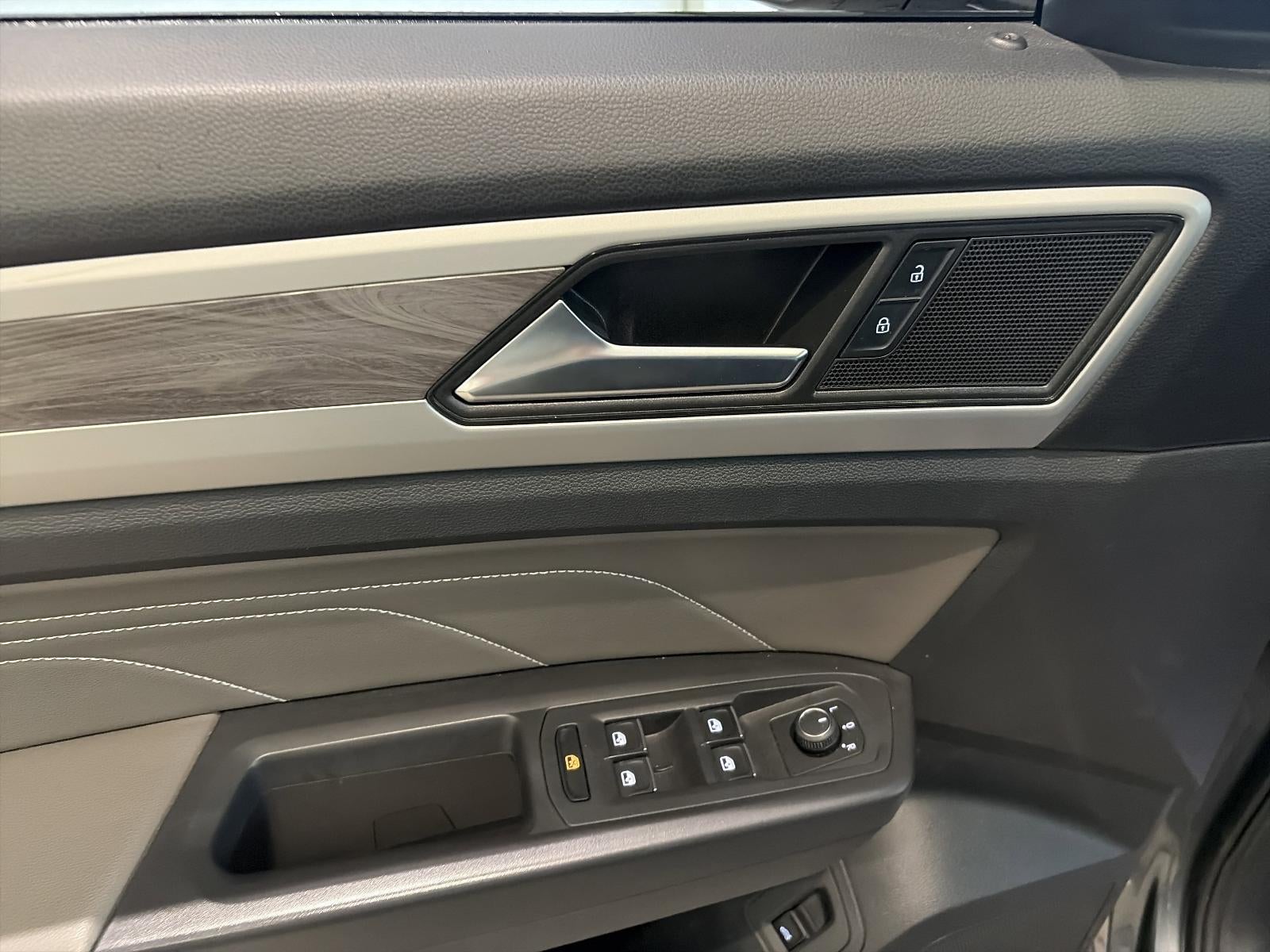 2023 Volkswagen Atlas Cross Sport 2.0T SE w/Technology 4MOTION