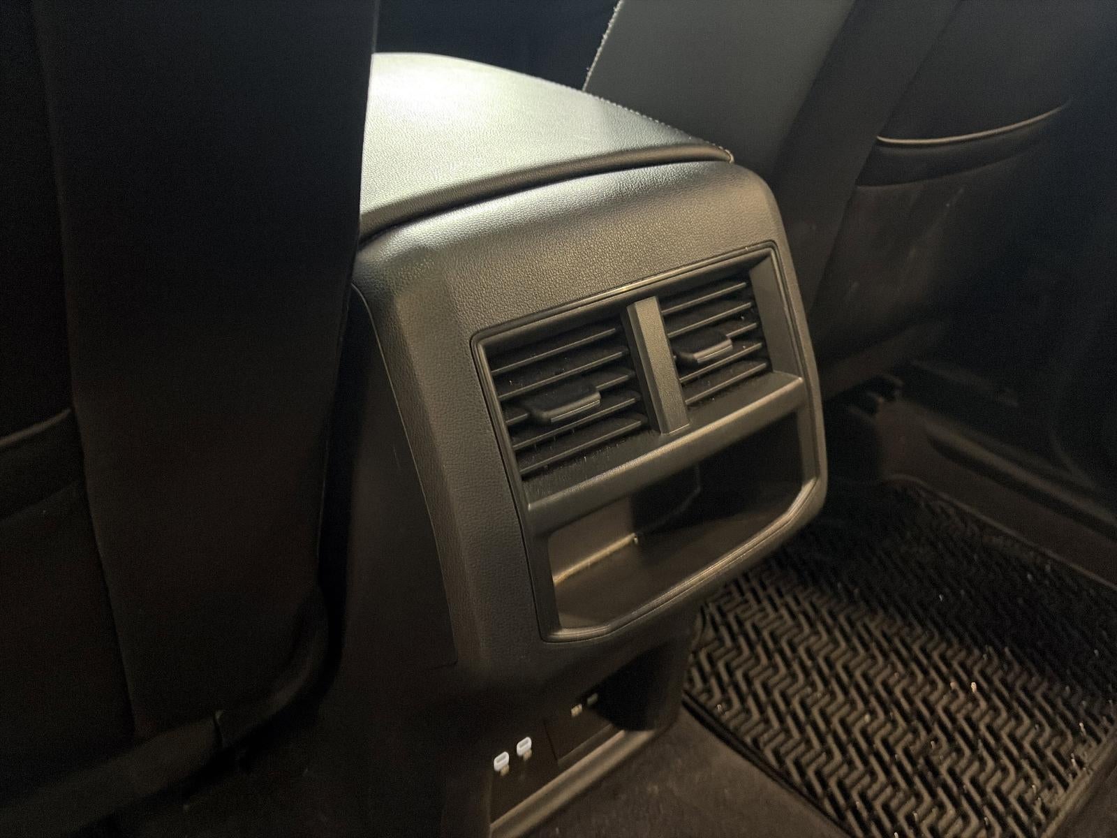 2023 Volkswagen Atlas Cross Sport 2.0T SE w/Technology 4MOTION
