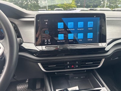 2024 Volkswagen Atlas Cross Sport 2.0T SE w/Technology 4MOTION