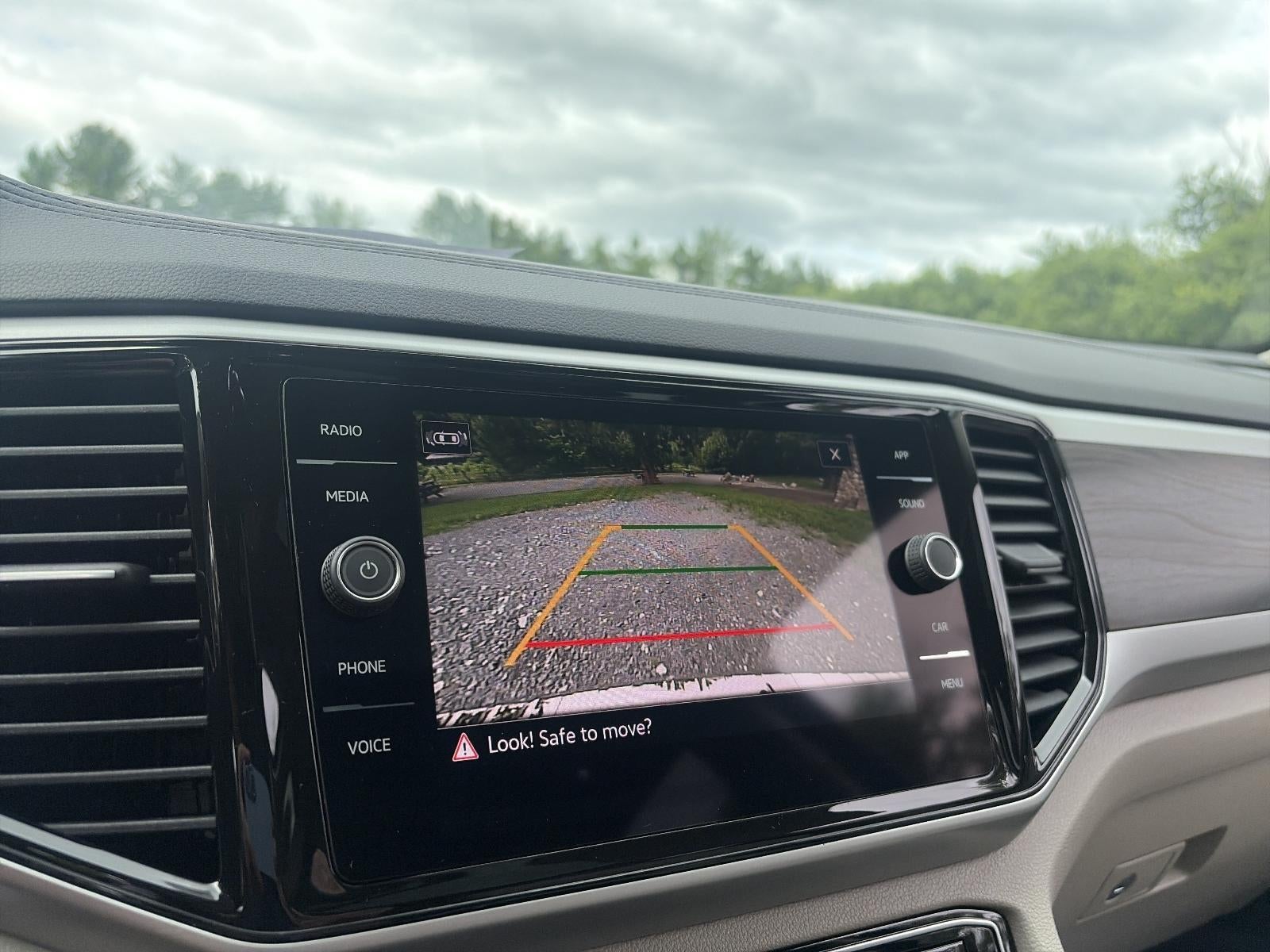 2023 Volkswagen Atlas 2.0T SE w/Technology 4MOTION