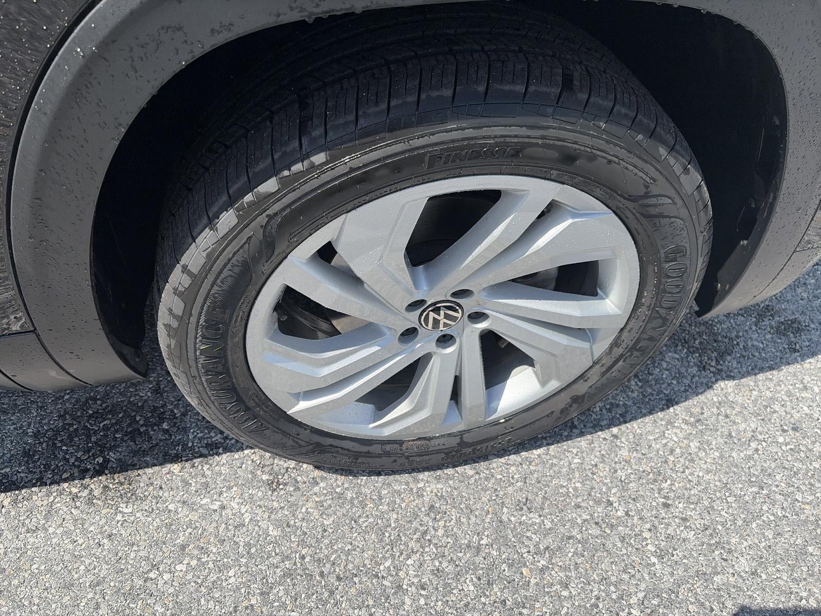 2023 Volkswagen Atlas 2.0T SE w/Technology 4MOTION