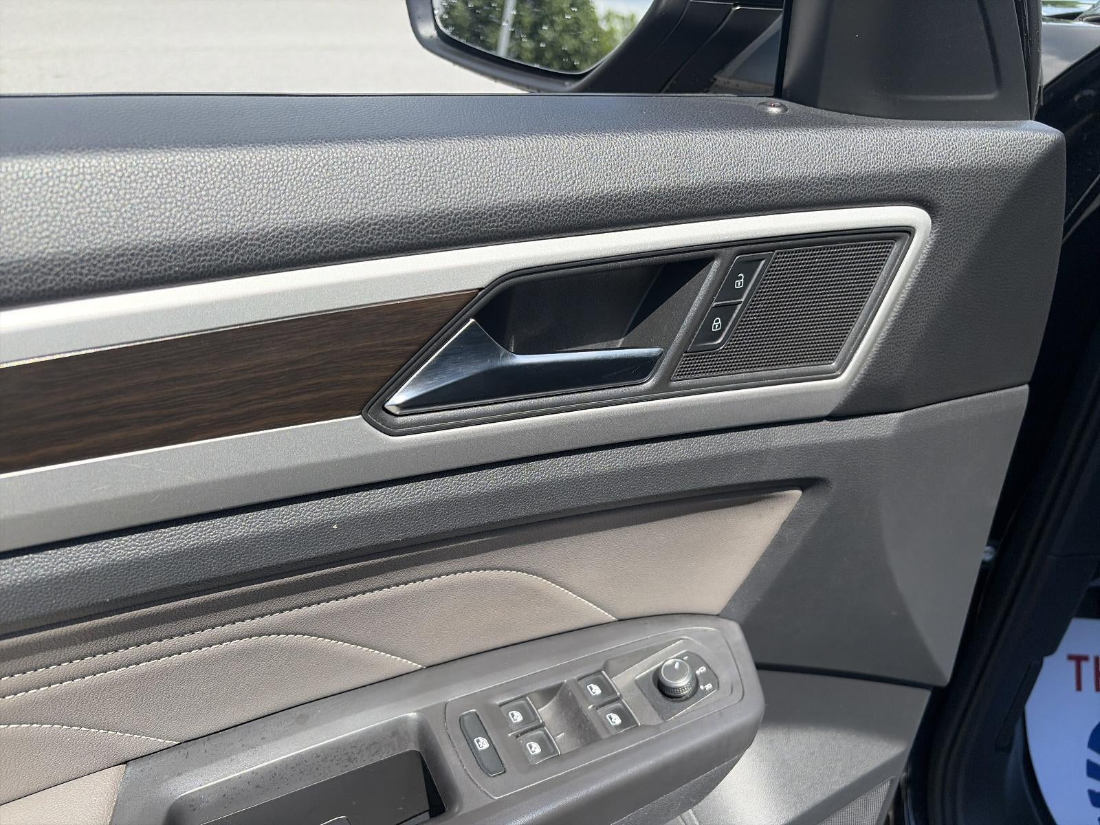 2023 Volkswagen Atlas 2.0T SE w/Technology 4MOTION