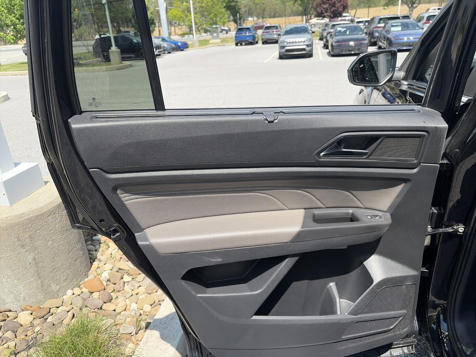 2023 Volkswagen Atlas 2.0T SE w/Technology 4MOTION