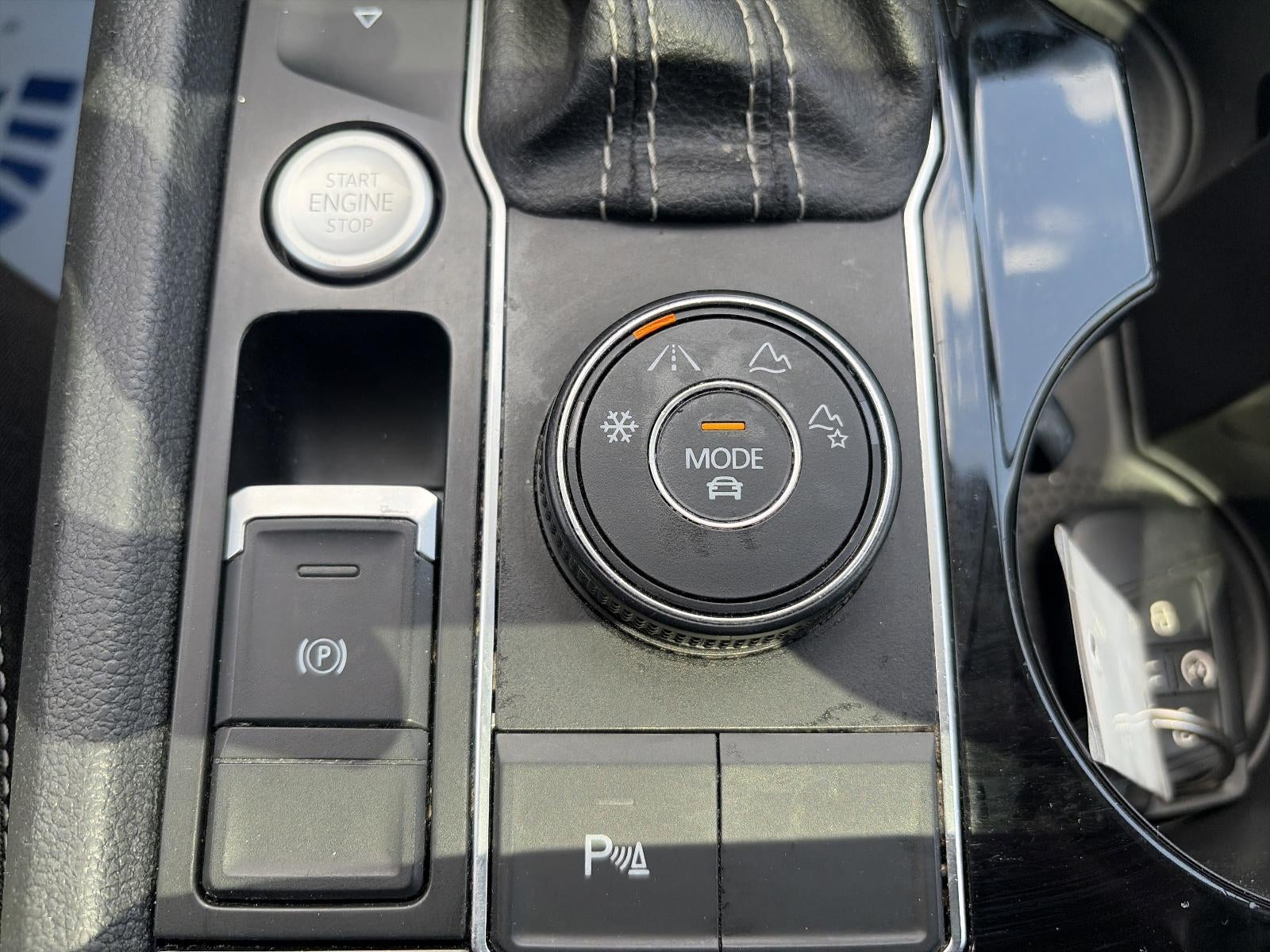2023 Volkswagen Atlas 2.0T SE w/Technology 4MOTION