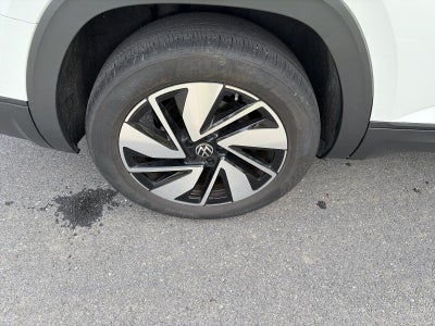 2024 Volkswagen Atlas 2.0T SE w/Technology 4MOTION