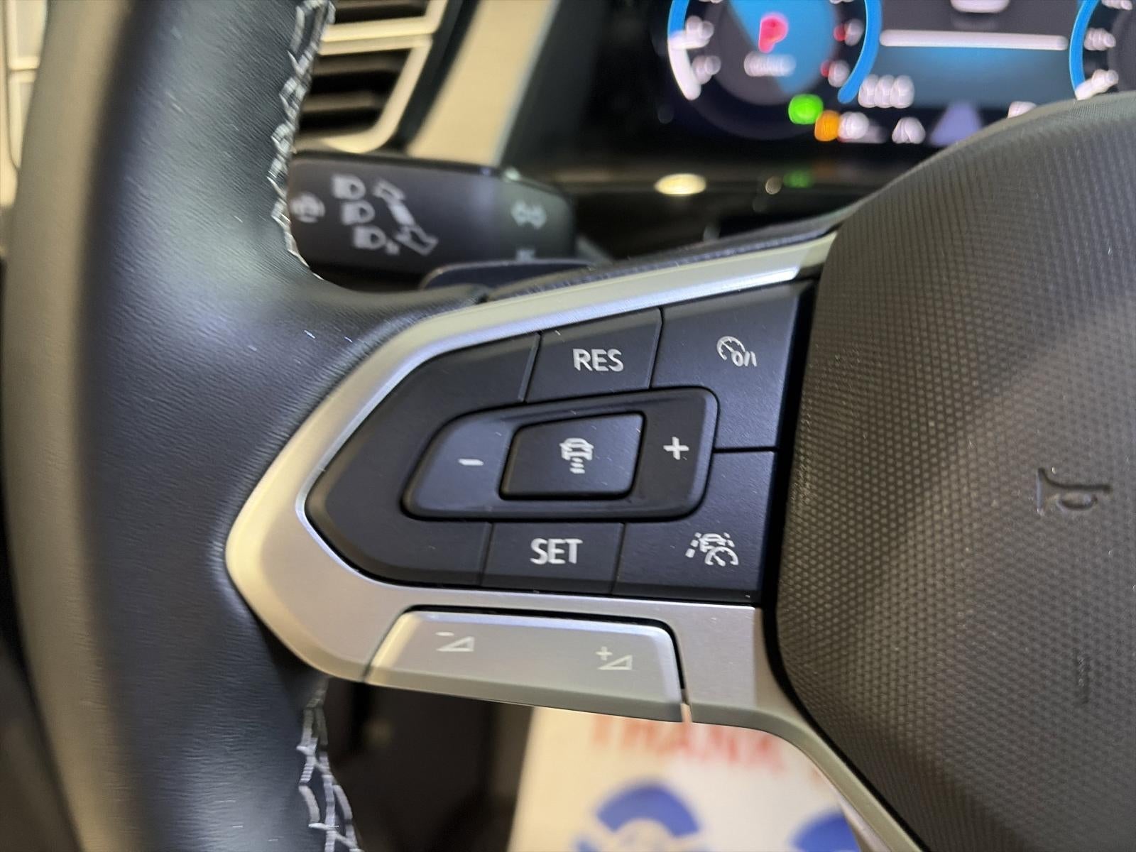 2025 Volkswagen Atlas Cross Sport 2.0T SE 4MOTION