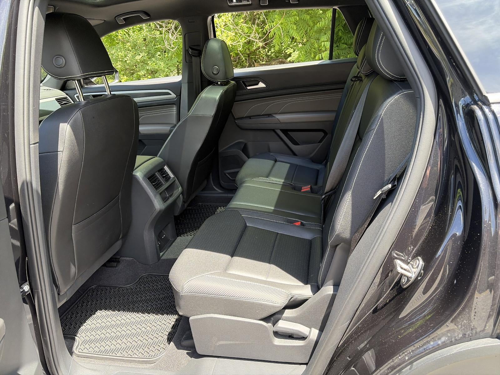 2023 Volkswagen Atlas Cross Sport 3.6L V6 SEL R-Line Black 4MOTION