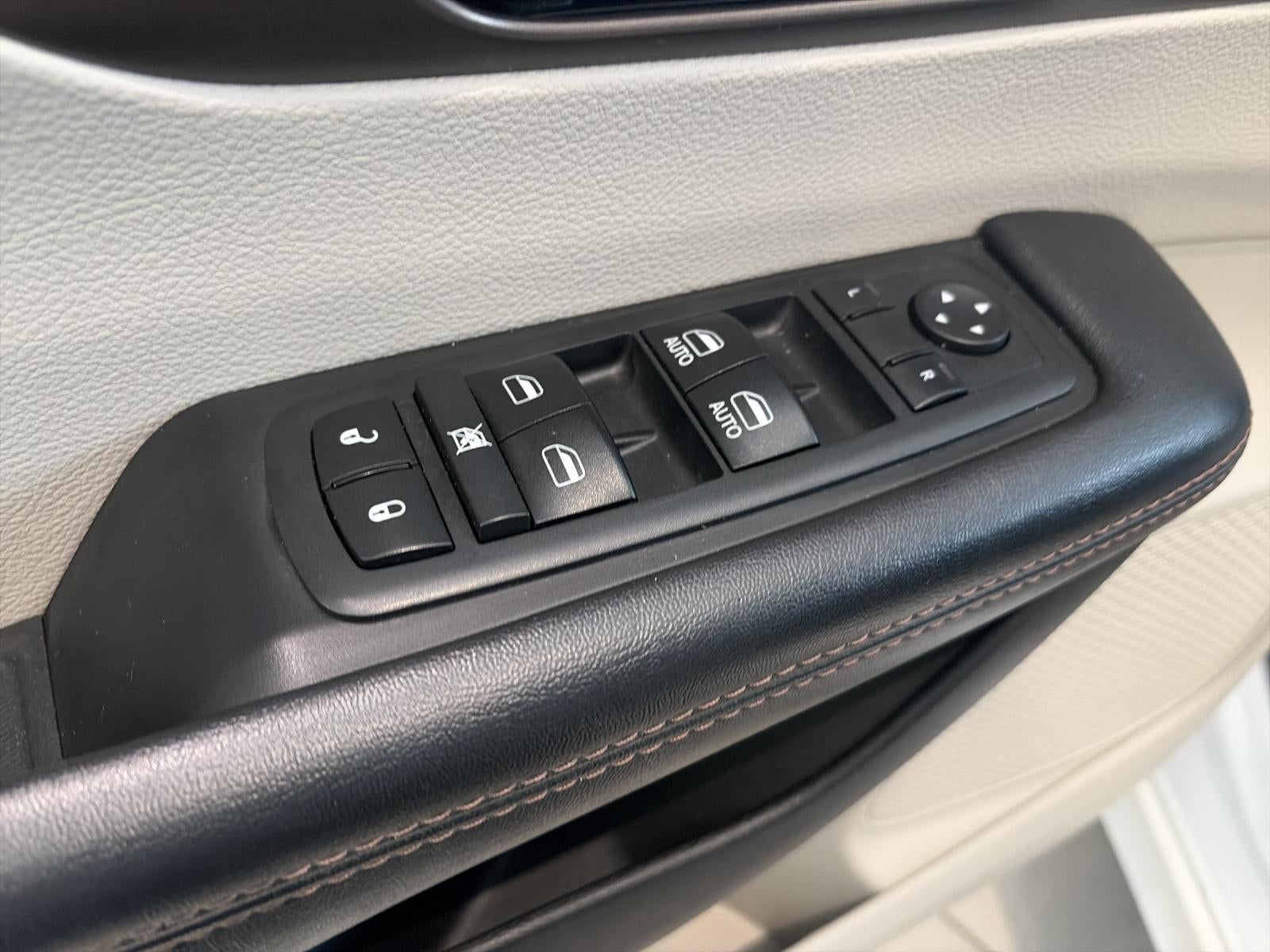 2017 Chrysler Pacifica LX FWD