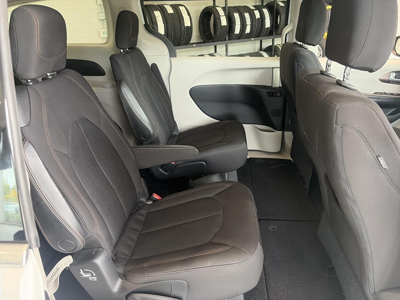 2017 Chrysler Pacifica LX FWD