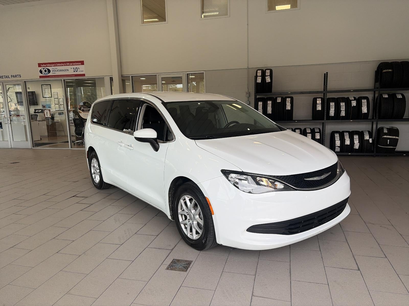 2017 Chrysler Pacifica LX FWD