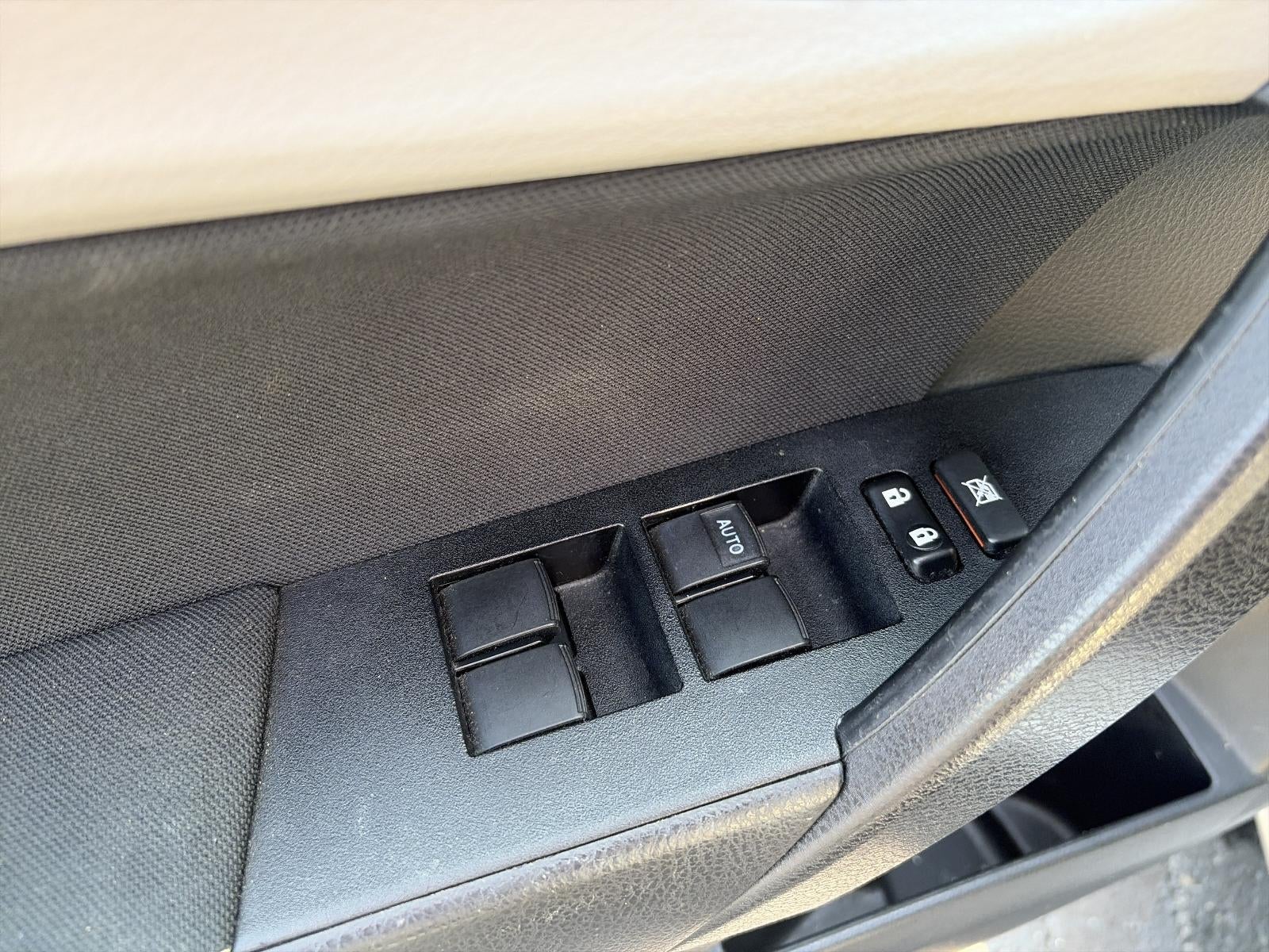 2015 Toyota Corolla 4dr Sdn CVT Auto LE (Natl)