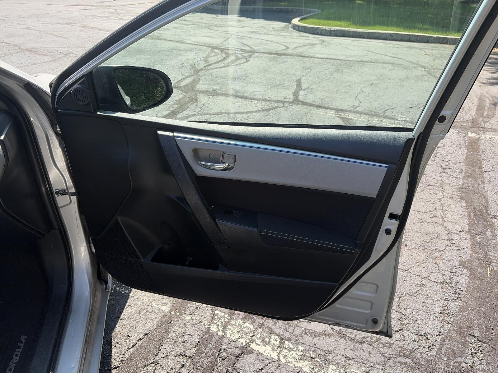 2015 Toyota Corolla 4dr Sdn CVT Auto LE (Natl)