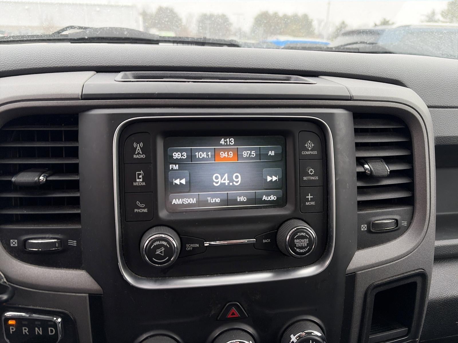 2017 RAM 1500 Express 4x4 Crew Cab 5'7" Box