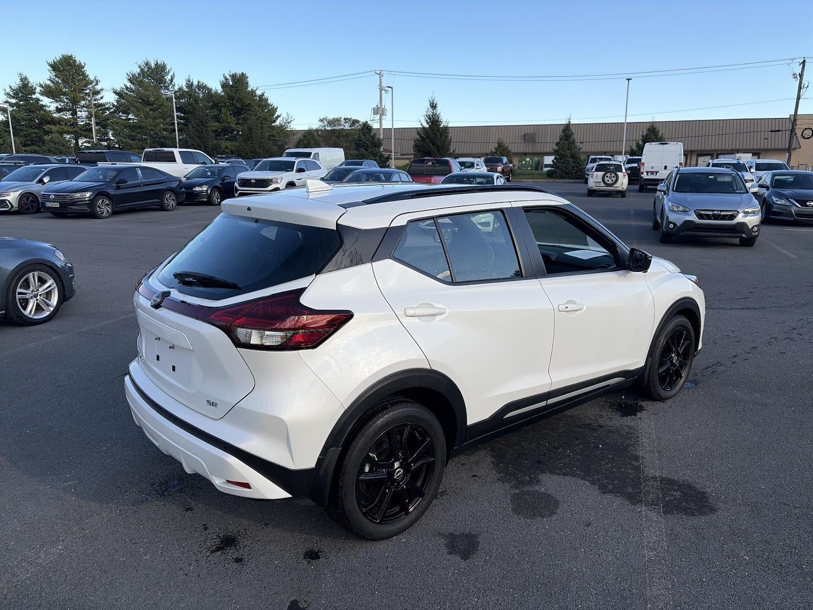 2023 Nissan Kicks SR FWD