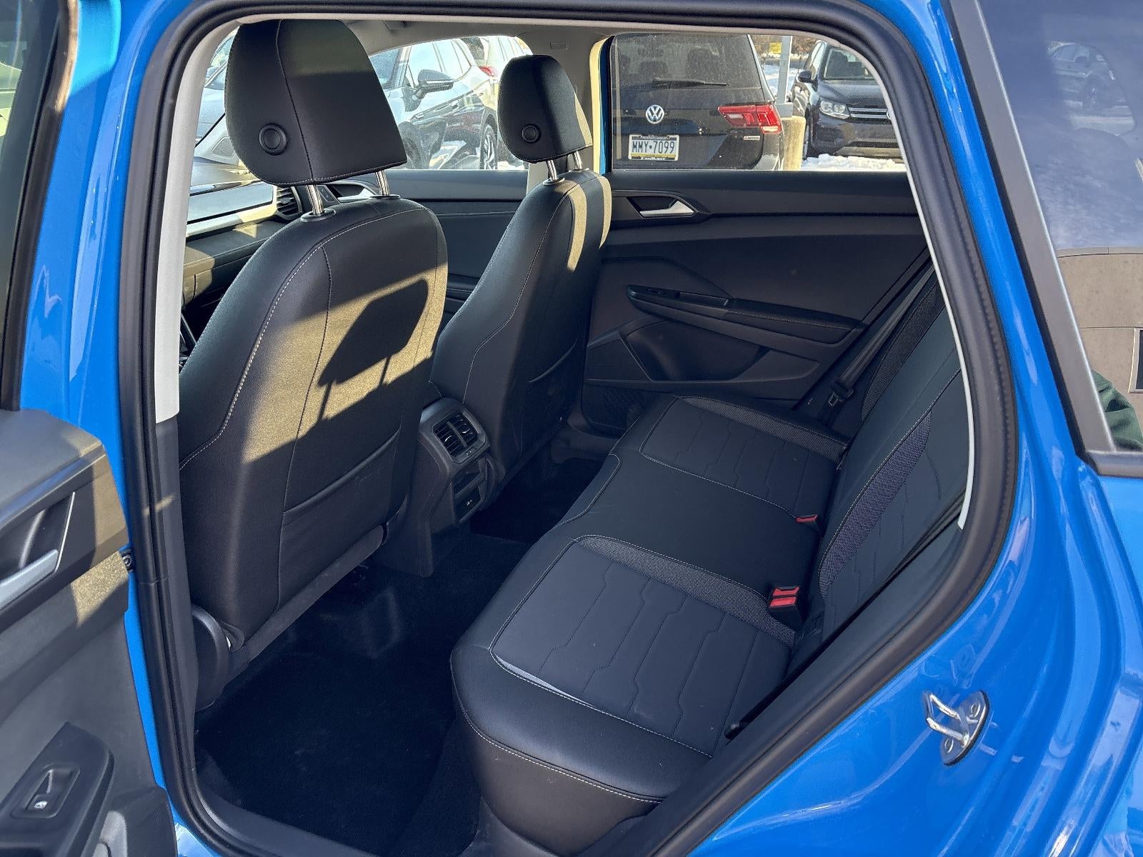 2025 Volkswagen Taos SE Black 4MOTION