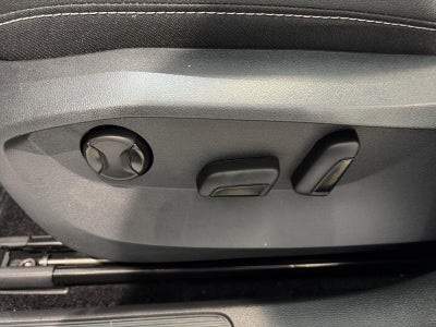 2025 Volkswagen Taos SE Black FWD