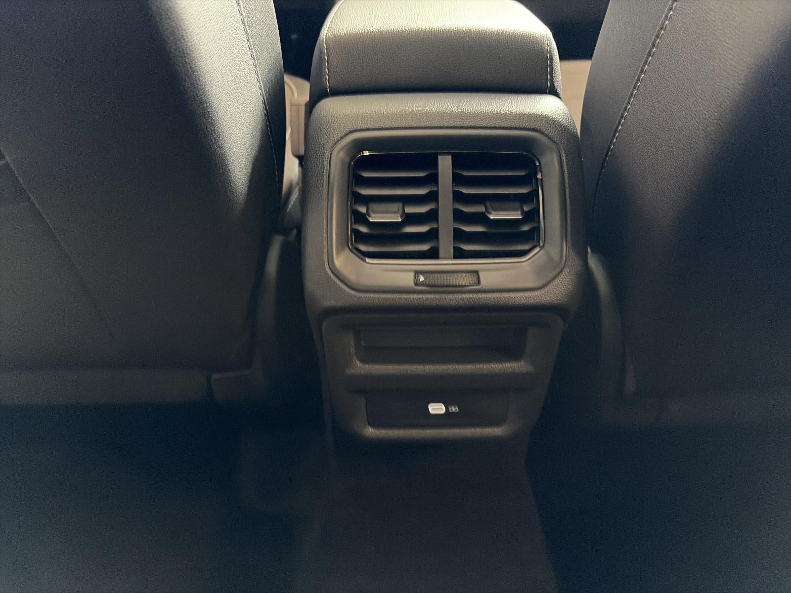 2025 Volkswagen Taos SE Black FWD