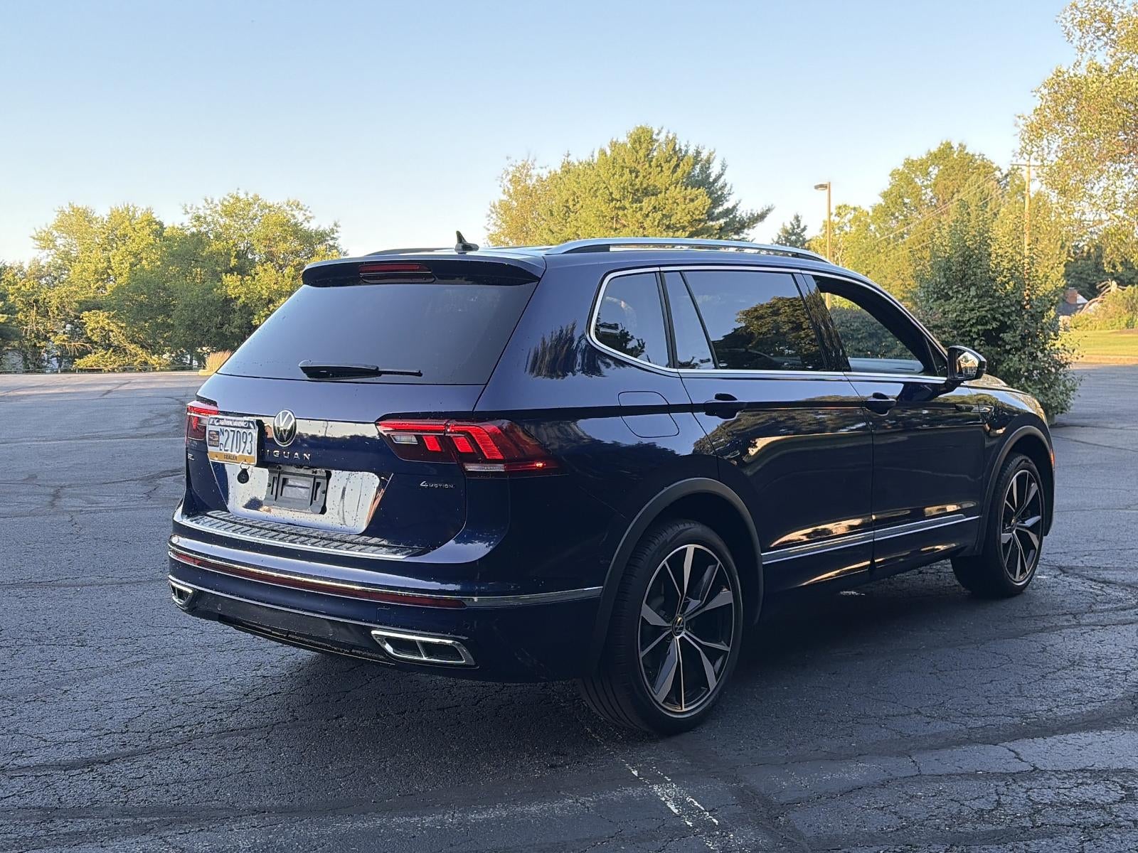 2022 Volkswagen Tiguan 2.0T SEL R-Line 4MOTION