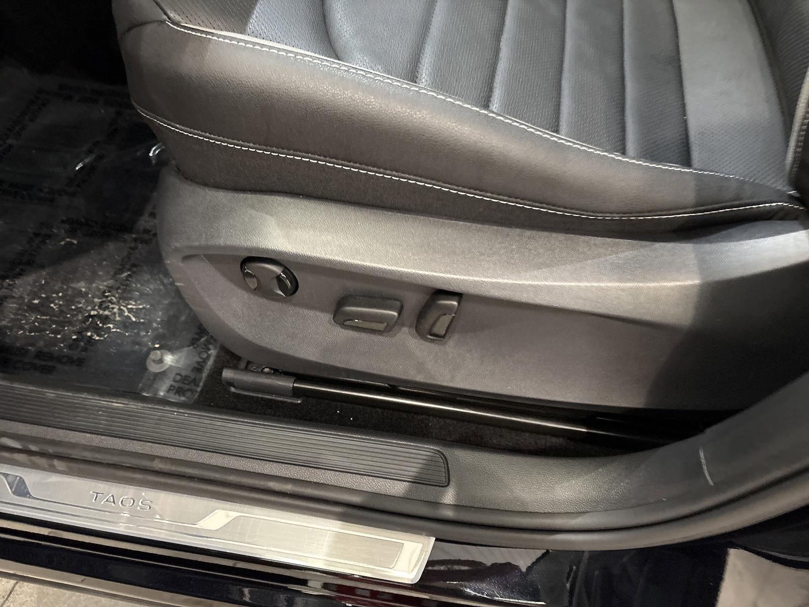 2024 Volkswagen Taos SEL 4MOTION