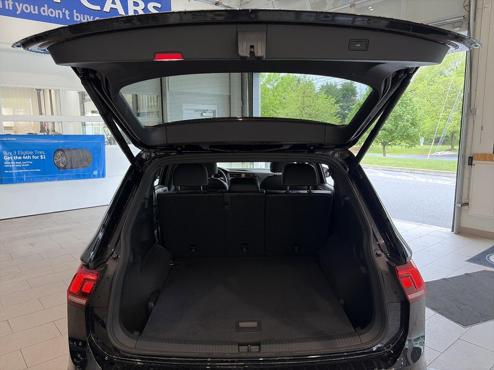 2024 Volkswagen Tiguan 2.0T SE R-Line Black 4MOTION