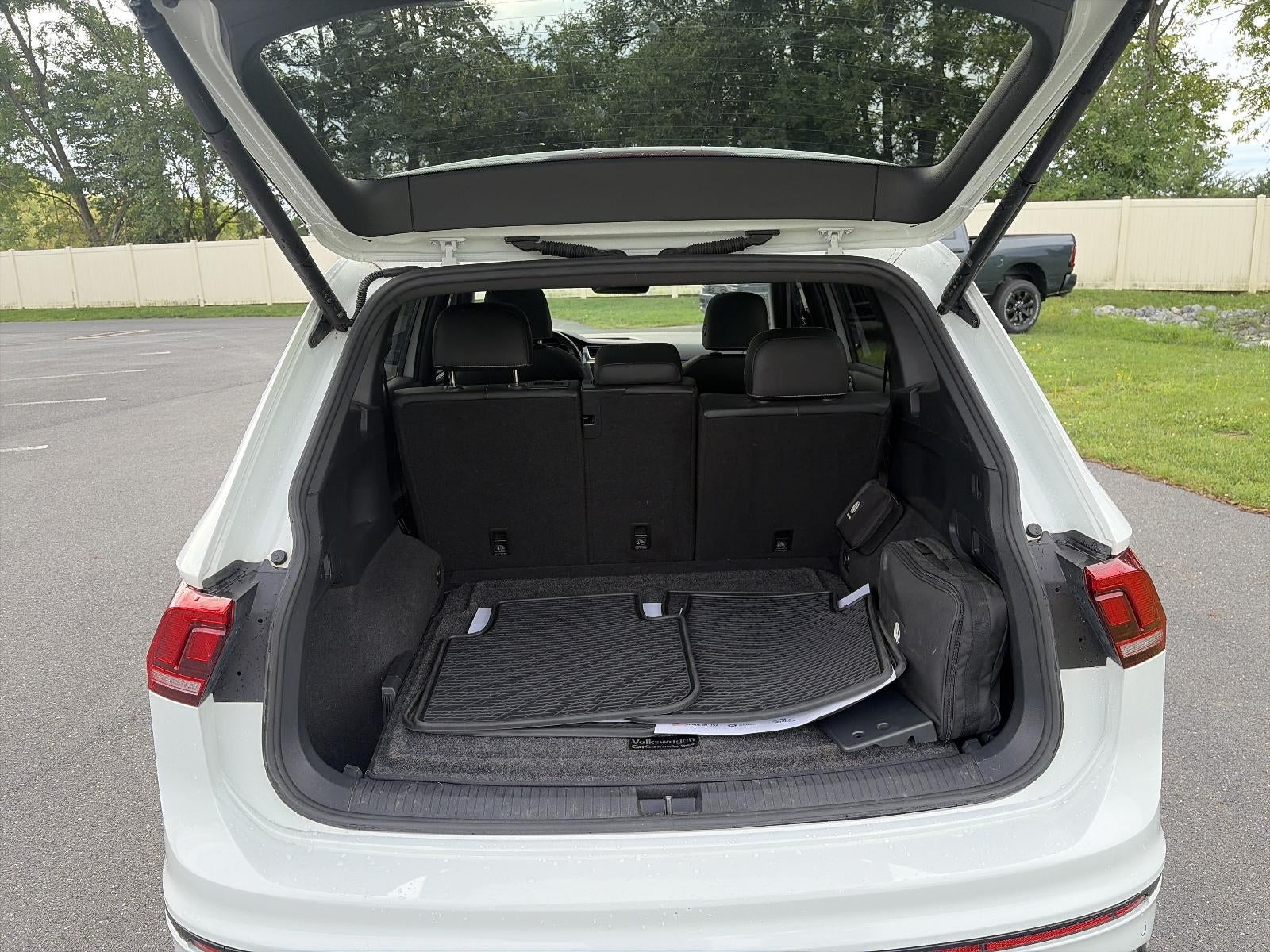 2022 Volkswagen Tiguan 2.0T SE R-Line Black 4MOTION