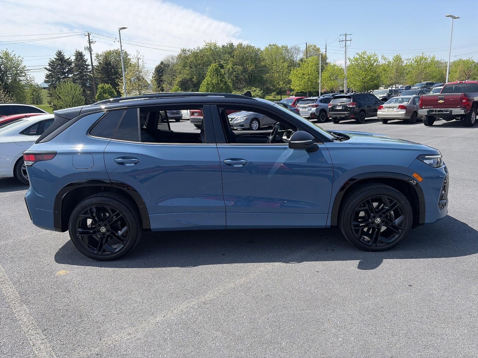 2025 Volkswagen Tiguan 2.0T SE R-Line Black 4MOTION