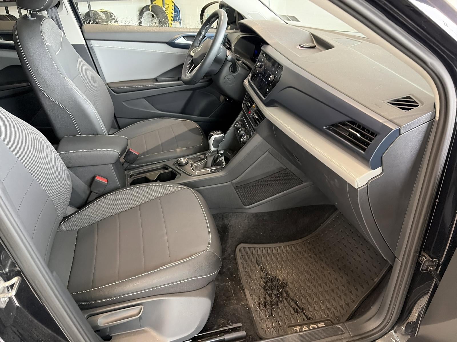 2024 Volkswagen Taos SE 4MOTION