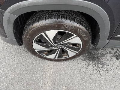 2024 Volkswagen Taos SE 4MOTION