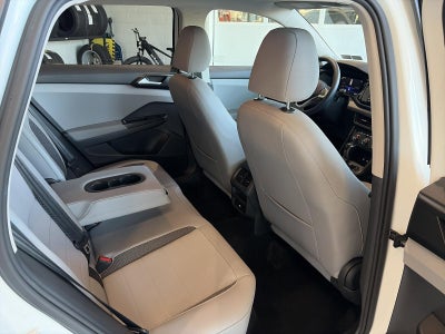 2022 Volkswagen Taos SE 4MOTION