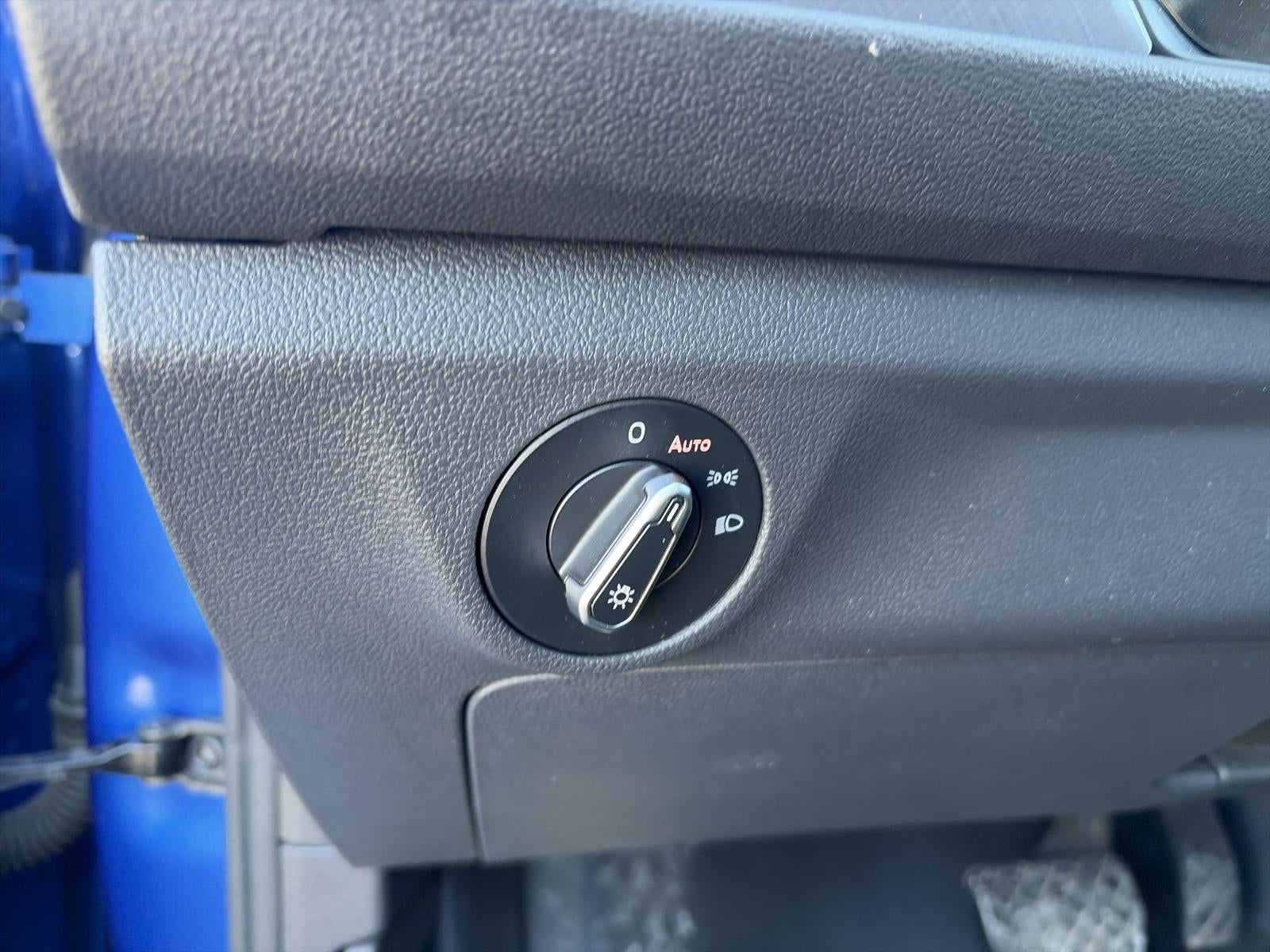 2023 Volkswagen Jetta SE Auto