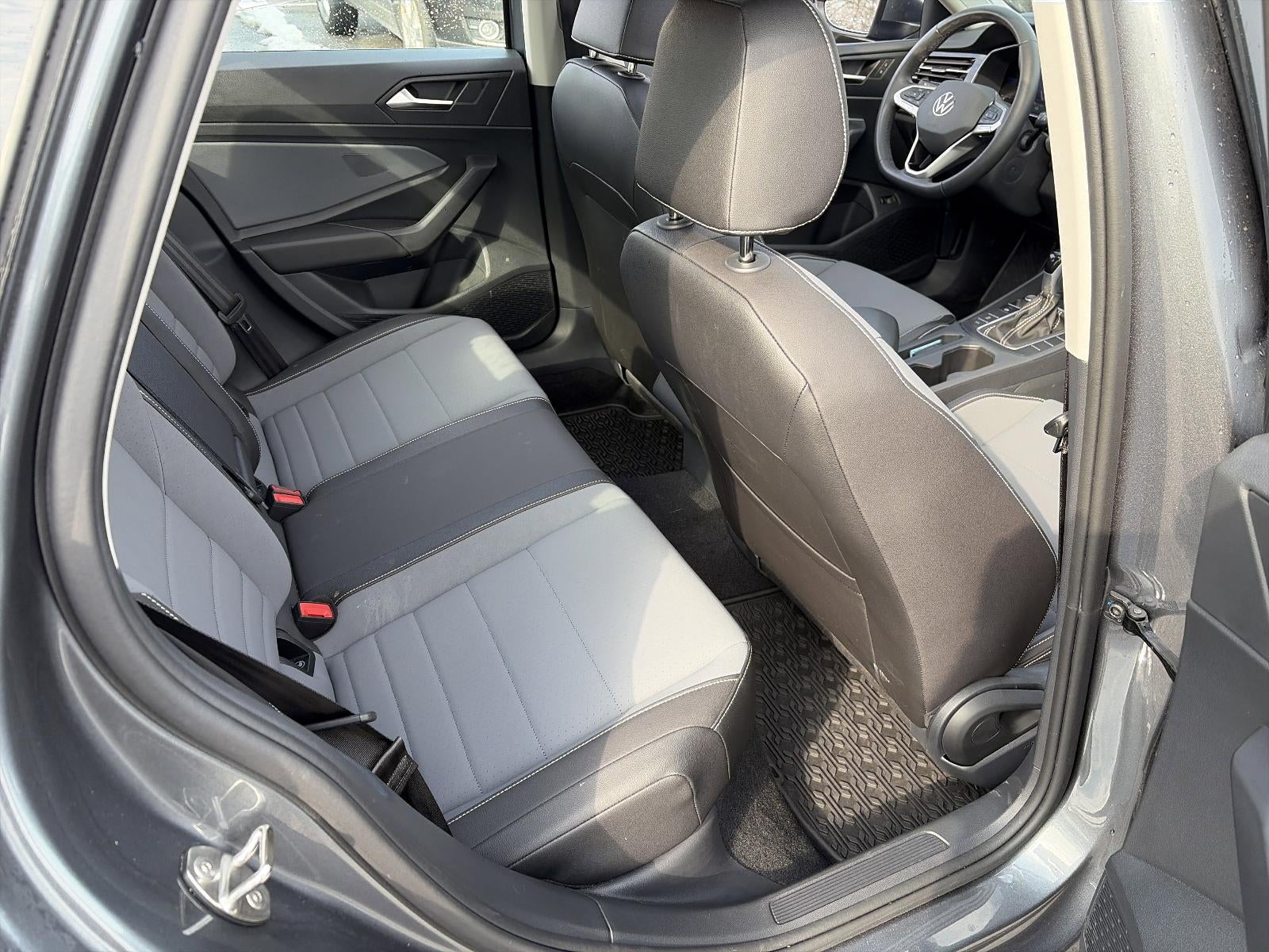 2025 Volkswagen Jetta SE Auto