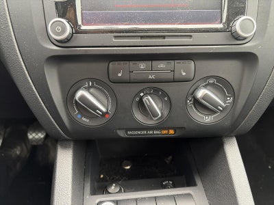 2014 Volkswagen Jetta 4dr Manual SE PZEV Sedan