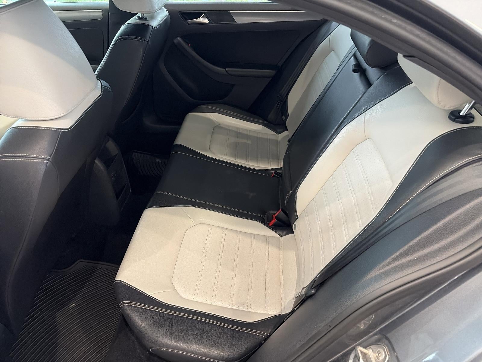 2016 Volkswagen Jetta 4dr Auto 1.8T Sport PZEV Sedan