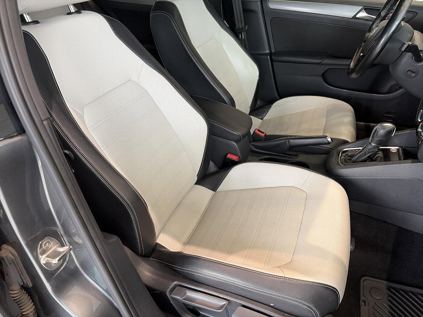 2016 Volkswagen Jetta 4dr Auto 1.8T Sport PZEV Sedan