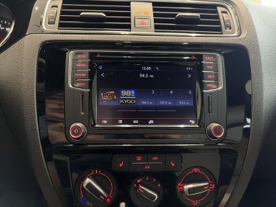 2016 Volkswagen Jetta 4dr Auto 1.8T Sport PZEV Sedan