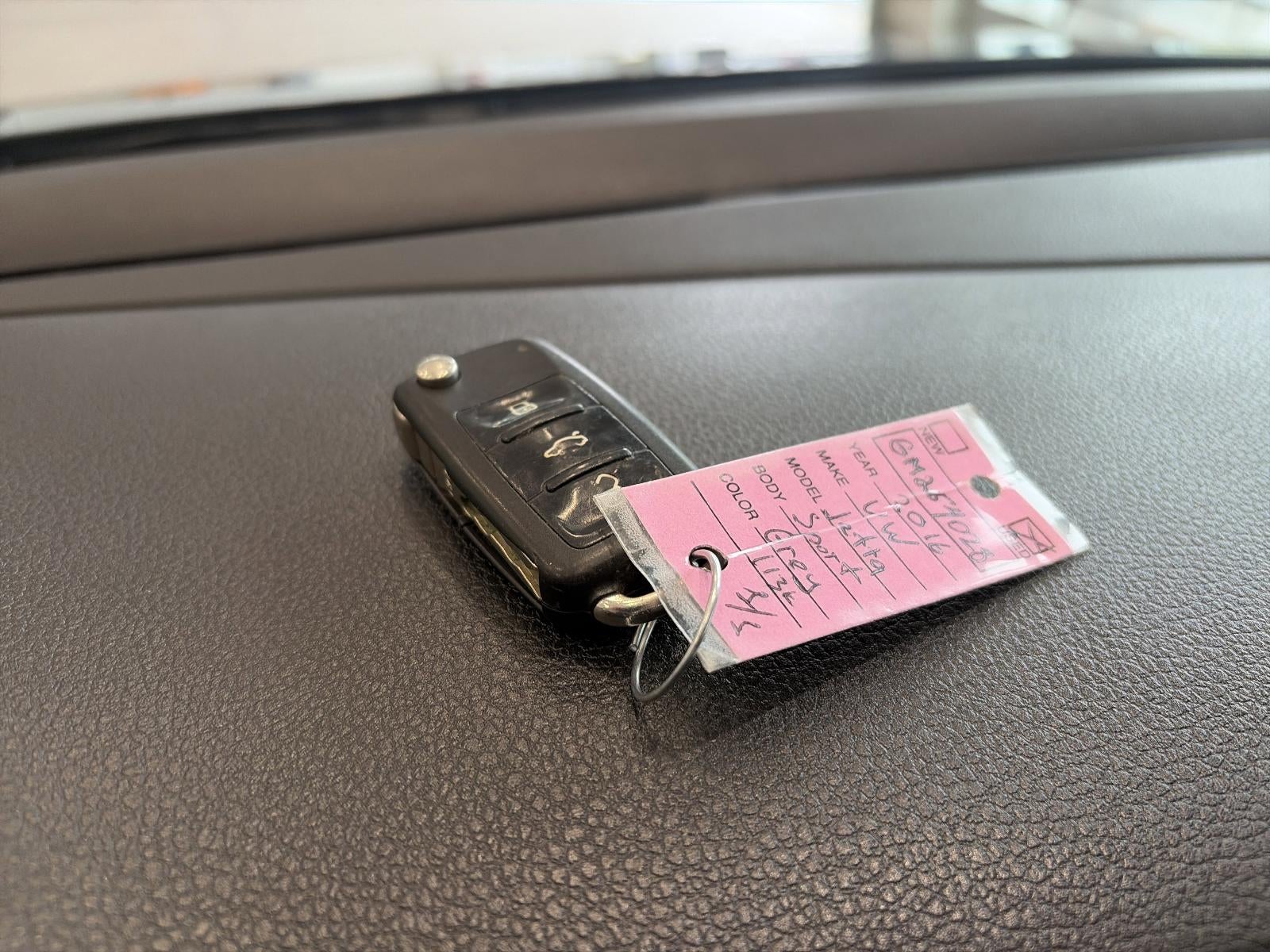 2016 Volkswagen Jetta 4dr Auto 1.8T Sport PZEV Sedan