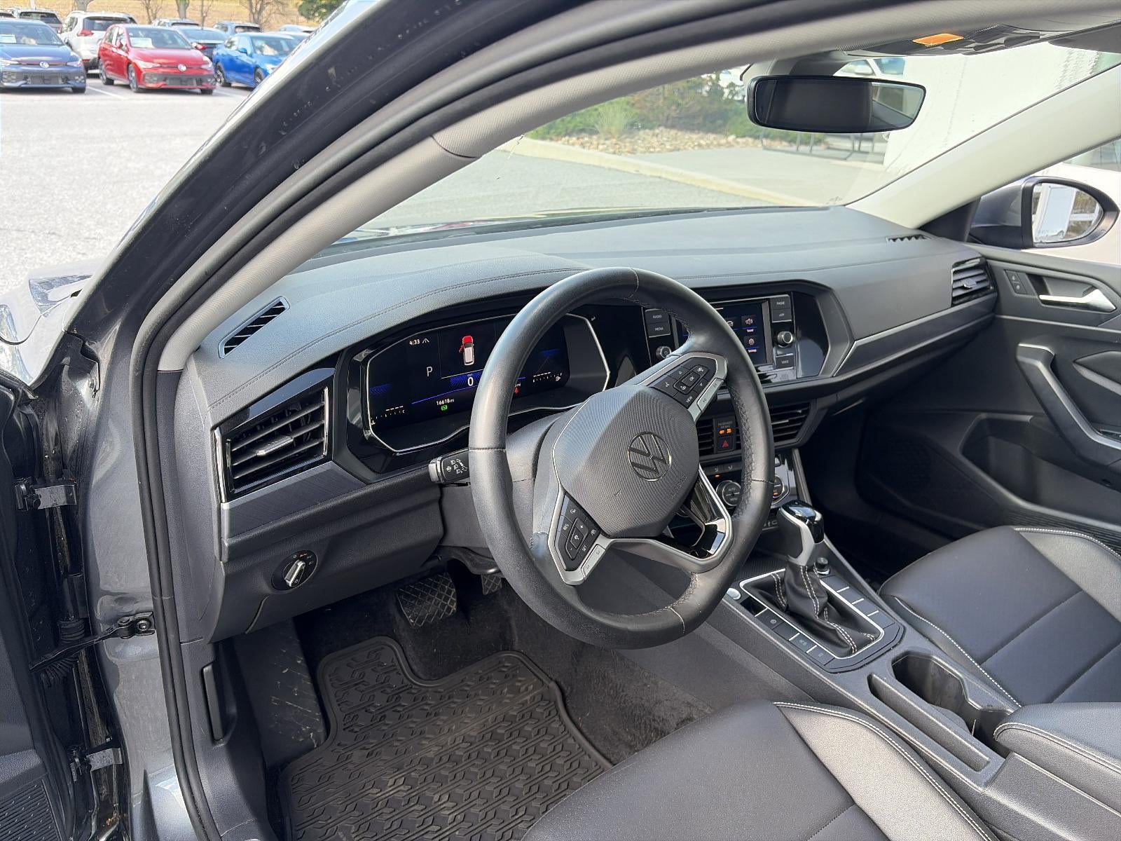 2024 Volkswagen Jetta SE Auto